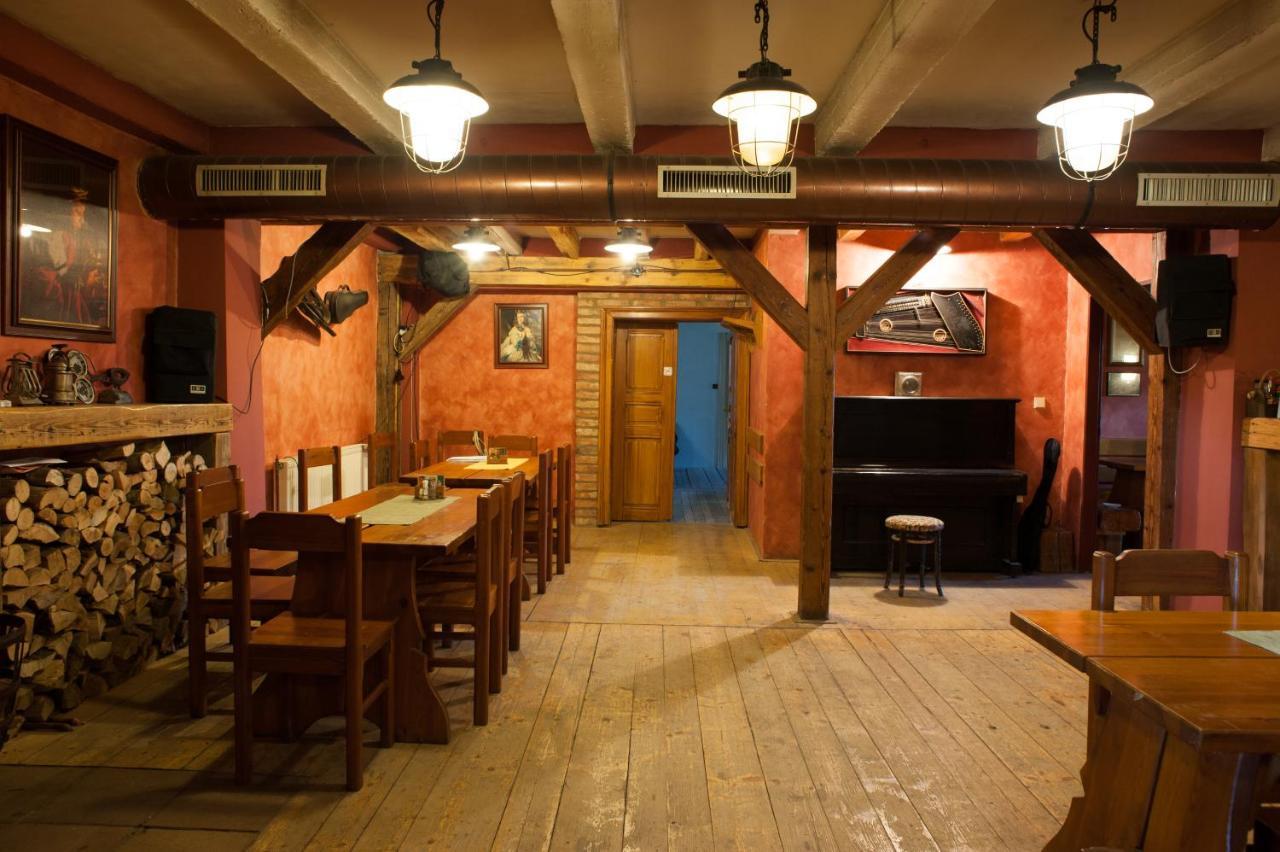 Dřevák U Élišky Hotel Cisovice Esterno foto